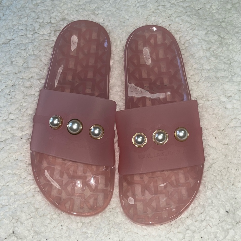 Karl Lagerfeld slides -8